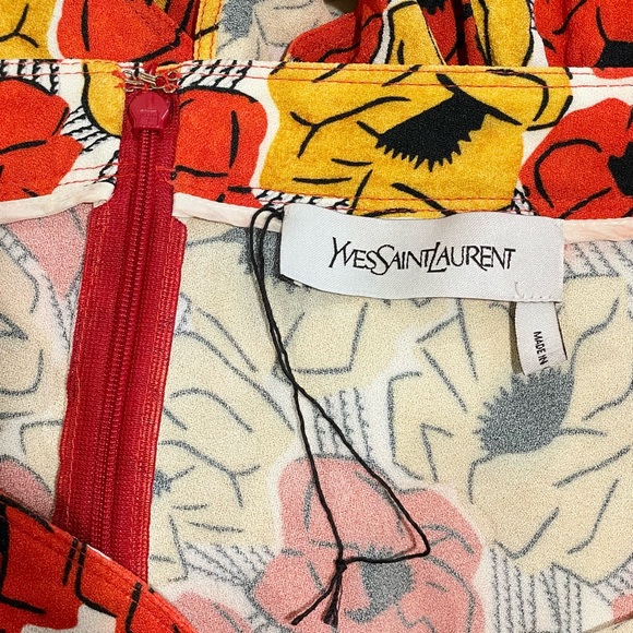 Yves Saint Laurent Poppy Print Crepe Shorts - Picture 9 of 12